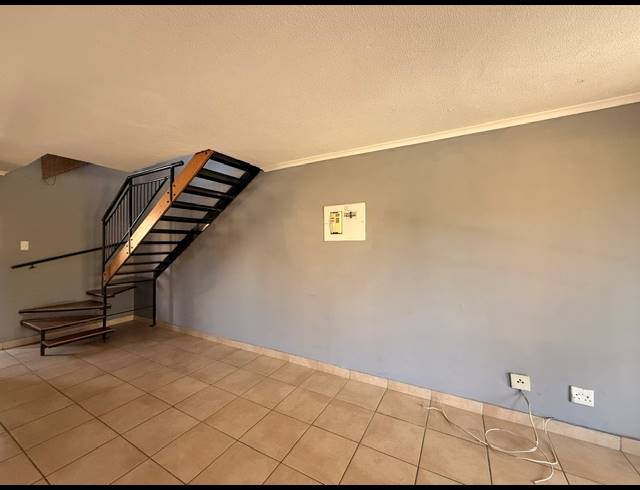 3 BEDROOM FLAT FOR SALE IN CASTLEVIEW